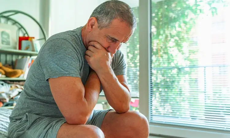 Signs of Low Testosterone in Men Over 40 Signs of Low Testosterone in Men Over 40